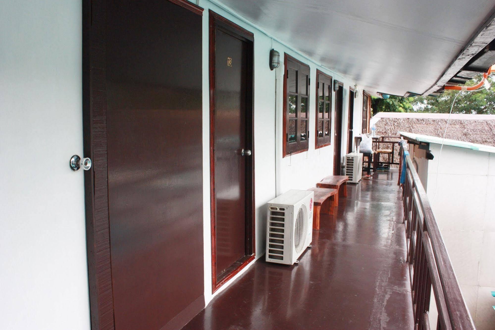Lantern Inn Koh Lipe Exterior photo